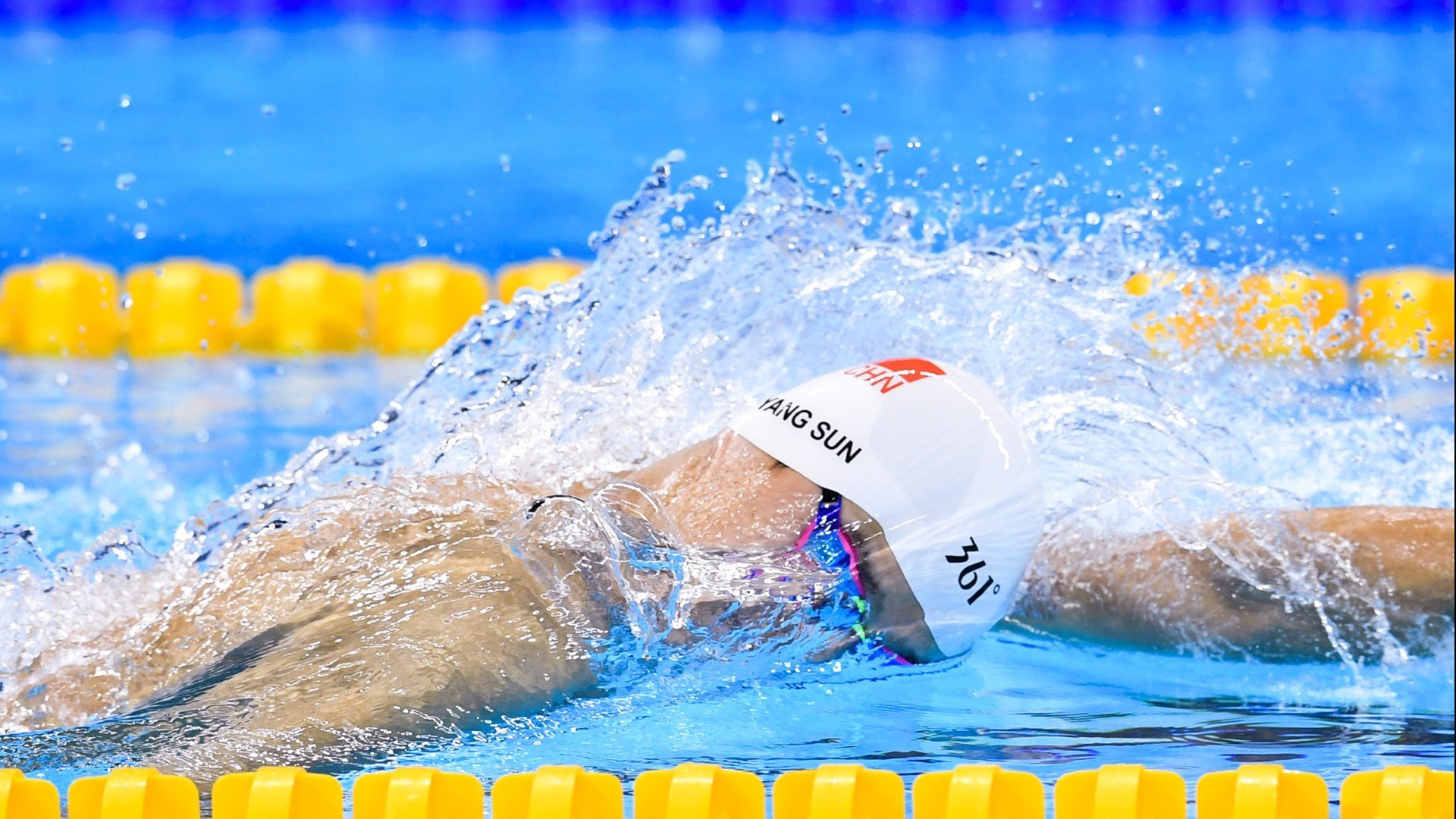 龙8娱乐平台-谢震业刷新里程碑，武汉三镇首回合力克北京国安，晋级概率达62％  第2张